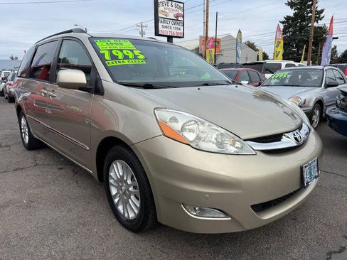 Used 2007 Toyota Sienna XLE image 3