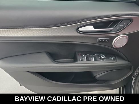 Used 2024 Alfa Romeo Stelvio Veloce AWD/4WD image 18