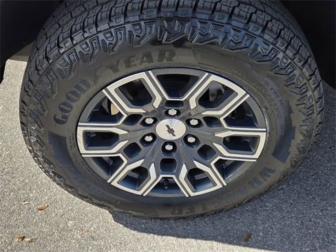 Certified 2023 Chevrolet Colorado Z71 w/ Z71 Convenience Package 2 image 9