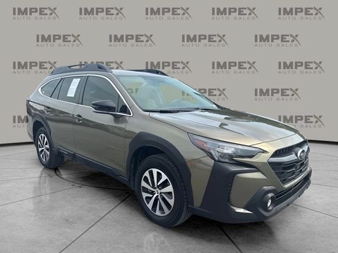 Used 2025 Subaru Outback Premium AWD/4WD image 4
