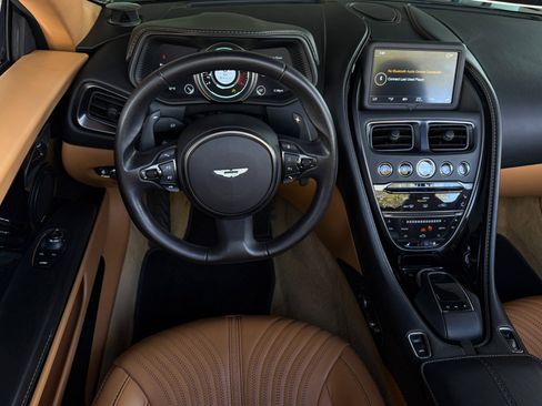 Used 2019 Aston Martin DB11 Volante image 39