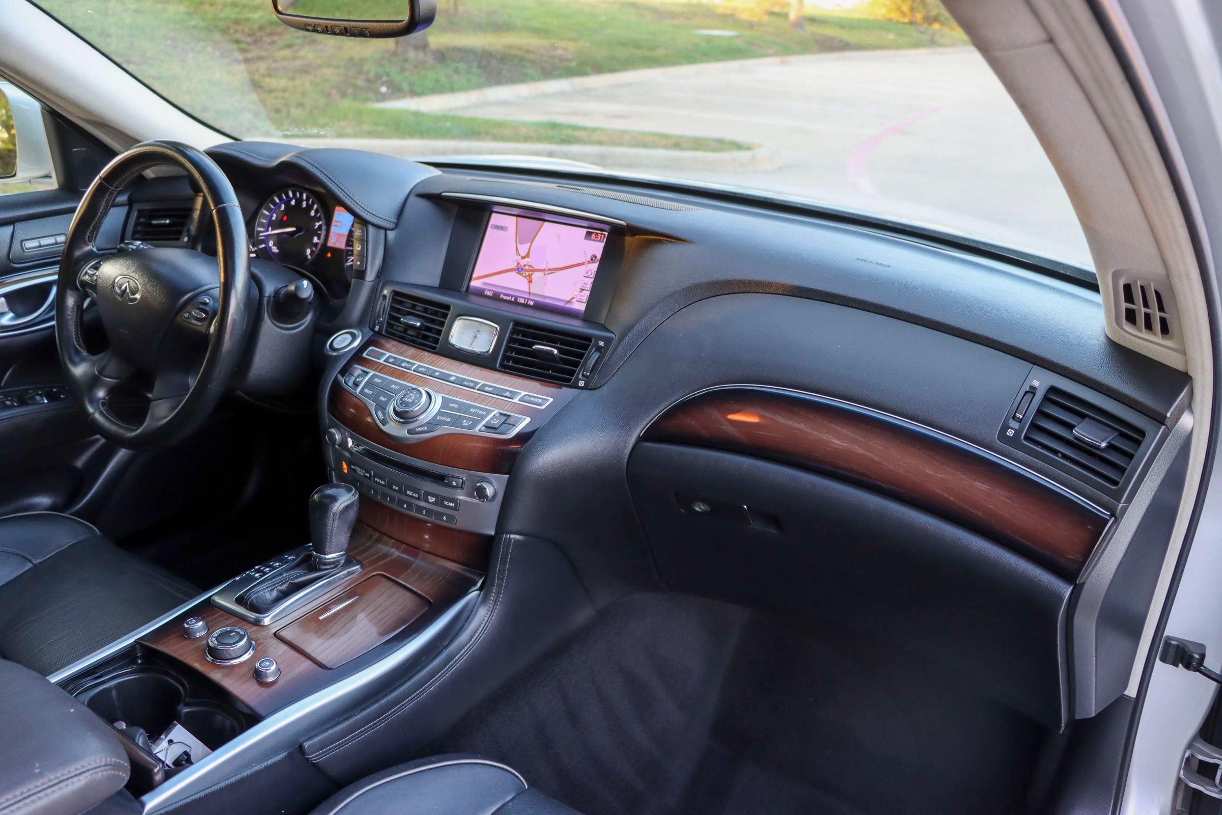 Used 2013 INFINITI M37 w/ Premium Pkg RWD image 23