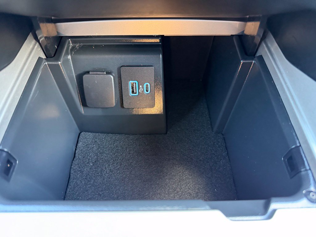 Used 2021 Ford Explorer XLT w/ Equipment Group 202A AWD/4WD image 22