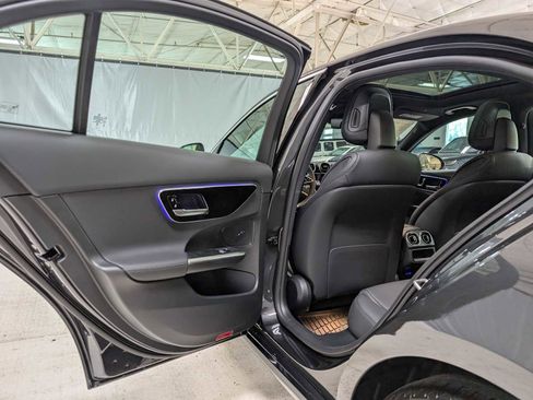 Used 2025 Mercedes-Benz C 300 4MATIC Sedan image 19