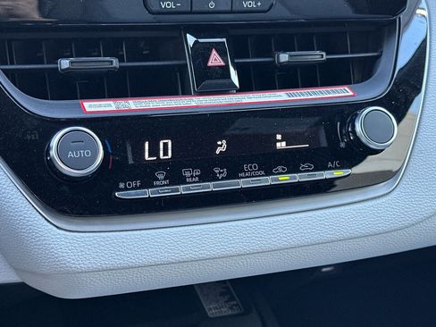 Certified 2026 Toyota Corolla SE w/ SE Package FWD image 19
