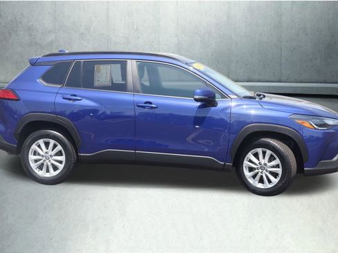 Used 2023 Toyota Corolla Cross LE AWD/4WD image 6