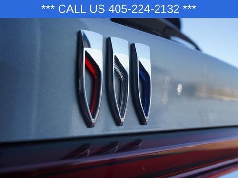 Used 2025 Buick Enclave Preferred image 5