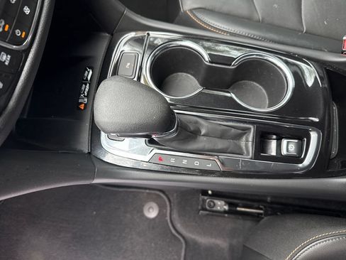Used 2023 Chevrolet Equinox Premier AWD/4WD image 29