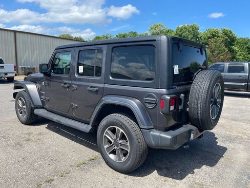 Used 2023 Jeep Wrangler Unlimited Sahara AWD/4WD image 6