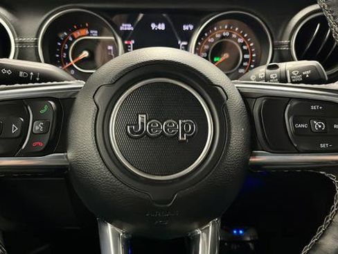 Used 2022 Jeep Wrangler Unlimited Sahara w/ Cold Weather Group AWD/4WD image 16