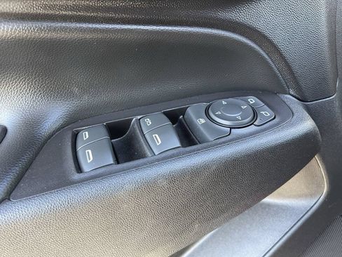 Used 2019 Chevrolet Equinox LT w/ Lights and Bright Package FWD image 20