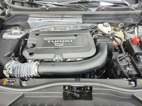 Used 2024 Cadillac XT4 Premium Luxury image 17