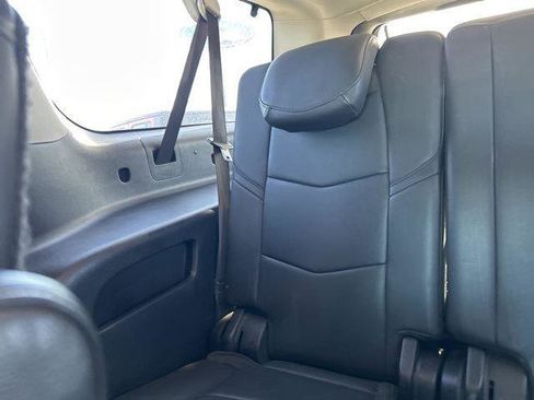 Used 2020 Cadillac Escalade ESV Luxury image 17
