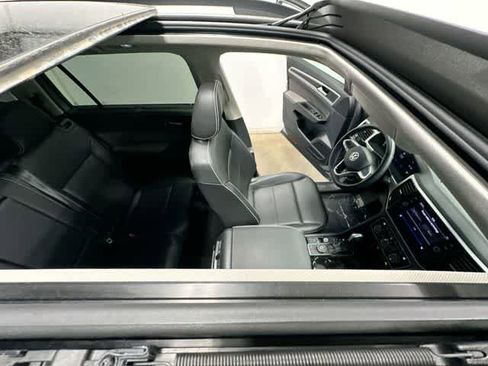 Certified 2023 Volkswagen Atlas SE w/ Panoramic Sunroof Package AWD/4WD image 6