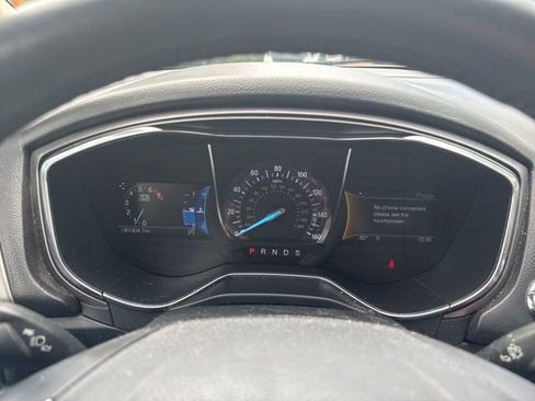 Used 2017 Ford Fusion SE w/ Fusion SE Technology Package FWD image 10