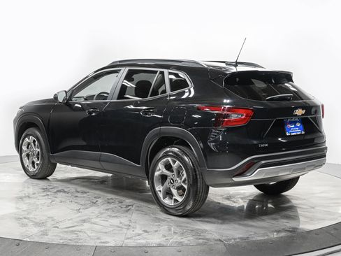 Used 2026 Chevrolet Trax LT w/ LT Convenience Package image 4