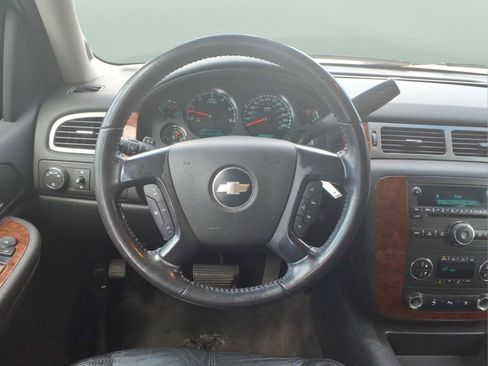 Used 2008 Chevrolet Suburban LT w/ LT Preferred Equipment Group AWD/4WD image 9