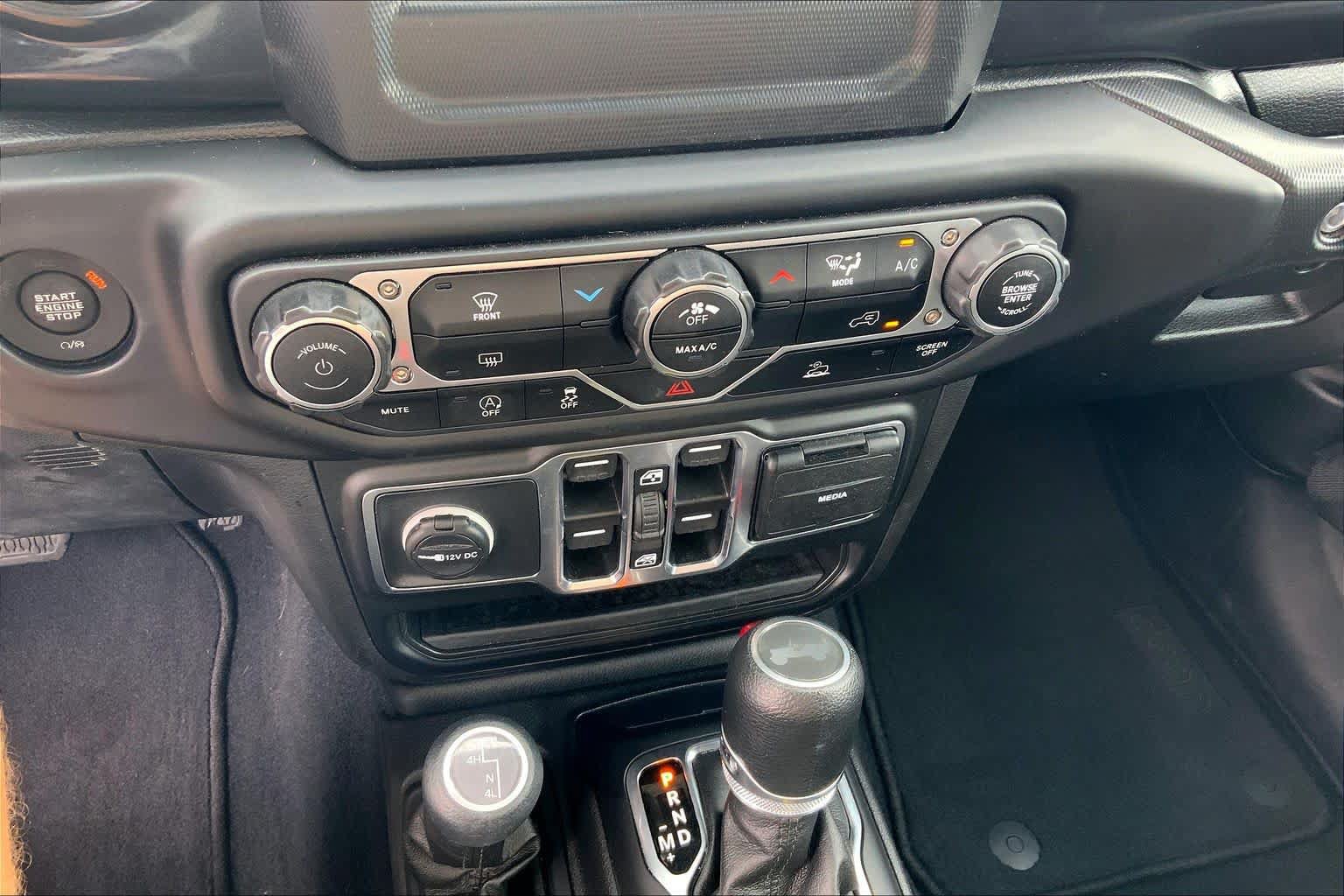 Used 2023 Jeep Wrangler Unlimited Sport AWD/4WD image 35