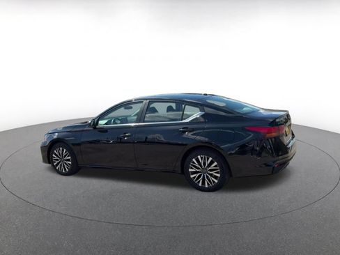 Used 2026 Nissan Altima 2.5 SV FWD image 8