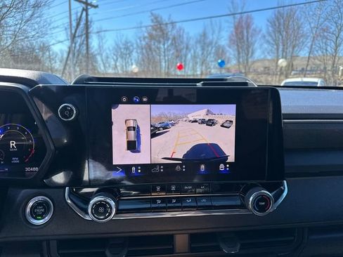 Used 2024 Chevrolet Colorado Trail Boss w/ Technology Package image 43