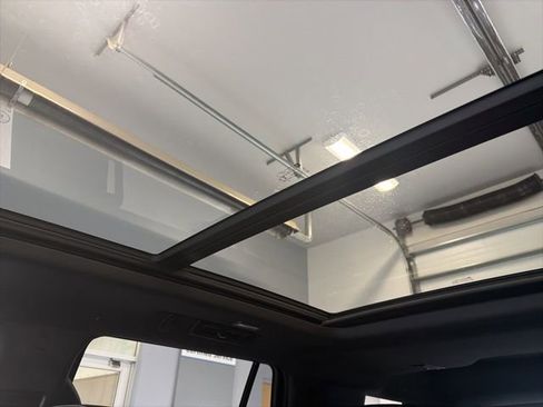 Used 2021 Chevrolet Tahoe LT w/ LT Signature Package image 2