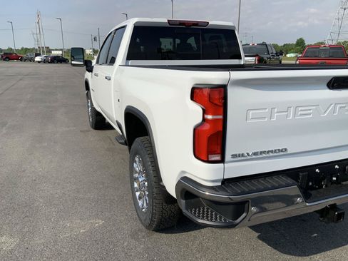 New 2026 Chevrolet Silverado 3500 LTZ w/ LTZ Premium Package AWD/4WD image 18