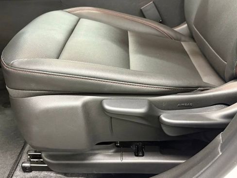 Used 2025 Chevrolet Trax RS w/ Driver Confidence Package image 12