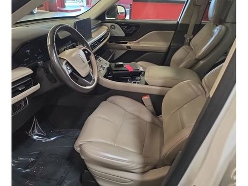 Used 2021 Lincoln Aviator Grand Touring w/ Equipment Group 302A AWD/4WD image 3