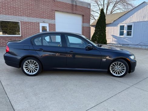 Used 2009 BMW 328i xDrive Sedan image 4