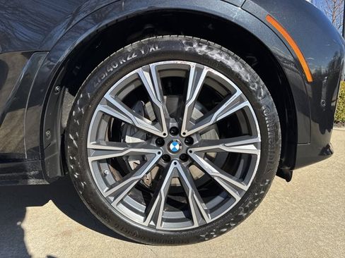 Used 2021 BMW X7 xDrive40i w/ M Sport Package image 32