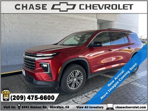 Certified 2025 Chevrolet Traverse LT AWD/4WD image 1