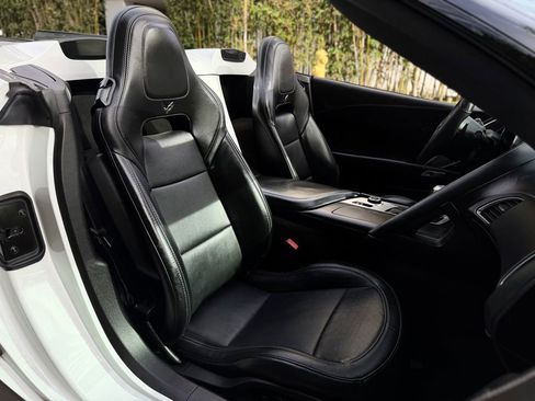 Used 2014 Chevrolet Corvette STINGRAY Z51 3LT w/ 3LT Preferred Equipment Group image 18