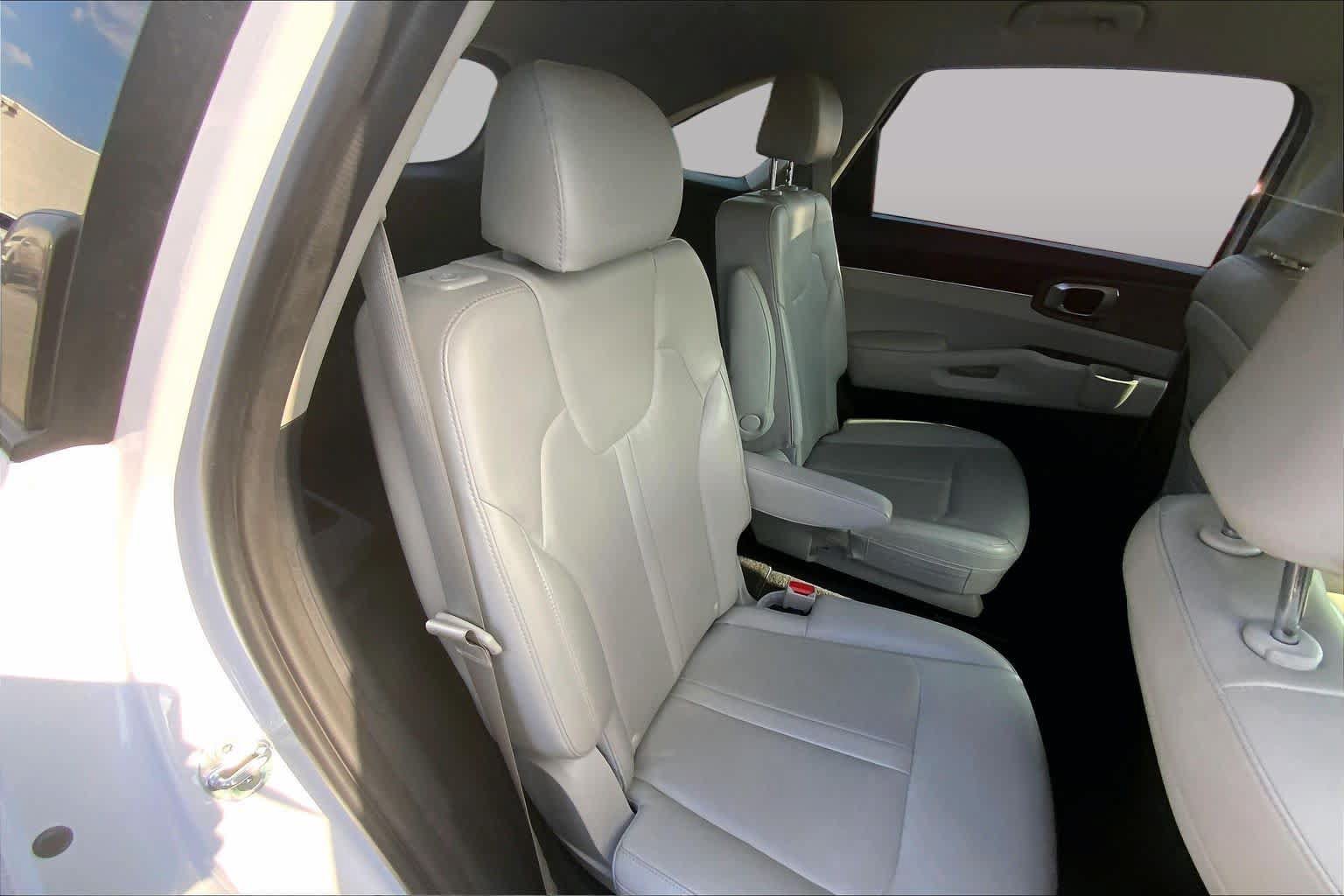 Used 2021 Kia Sorento EX FWD image 19