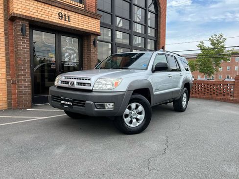 Used 2003 Toyota 4Runner SR5 AWD/4WD image 2