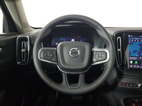Certified 2026 Volvo XC40 B5 Plus AWD/4WD image 18