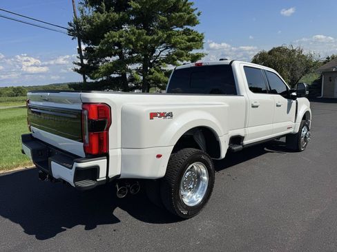 Used 2026 Ford F450 Platinum w/ FX4 Off-Road Package AWD/4WD image 7