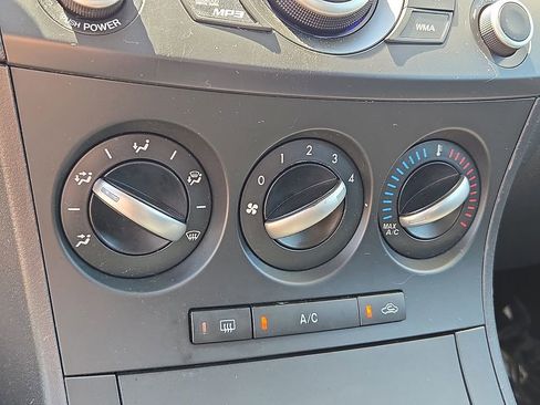 Used 2012 MAZDA MAZDA3 i Touring FWD image 19