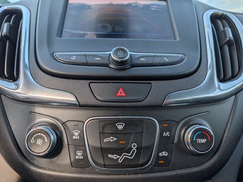 Used 2020 Chevrolet Equinox LT AWD/4WD image 16