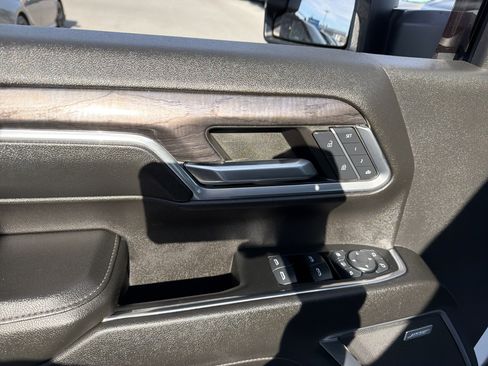 Used 2024 Chevrolet Silverado 2500 LTZ w/ LTZ Convenience Package AWD/4WD image 15