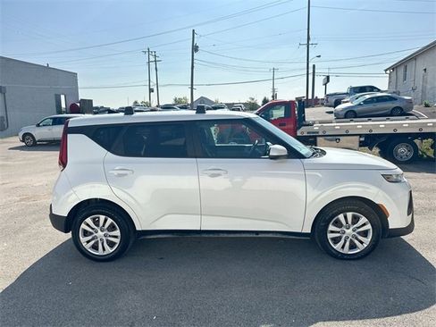 Used 2022 Kia Soul LX image 31