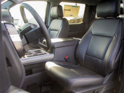 New 2026 Ford F250 Lariat w/ Black Appearance Package image 10