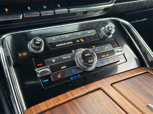 Used 2019 Lincoln Navigator Reserve image 26