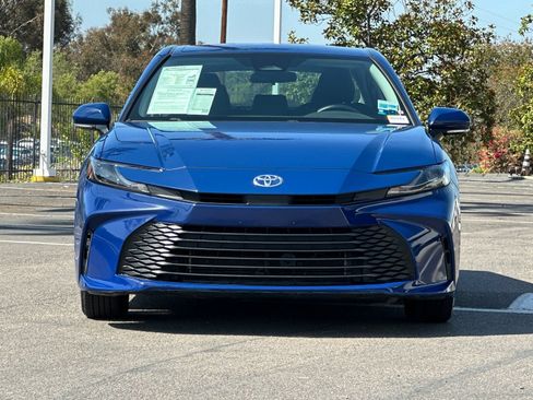 Used 2025 Toyota Camry LE FWD image 7