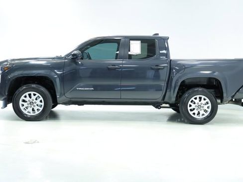 Used 2024 Toyota Tacoma SR5 w/ SR5 Upgrade Package RWD image 4