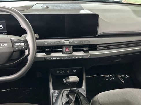 Used 2025 Kia K4 FWD image 10