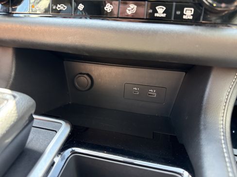 Used 2024 Nissan Pathfinder SV FWD image 40