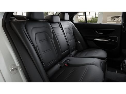 New 2026 Mercedes-Benz E 53 AMG e 4MATIC Sedan image 5