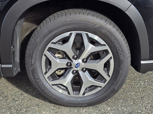 Used 2022 Subaru Forester Premium AWD/4WD image 9