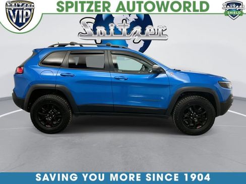 Used 2019 Jeep Cherokee Trailhawk w/ Cold Weather Group AWD/4WD image 12