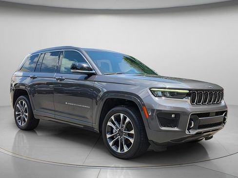 Used 2022 Jeep Grand Cherokee Overland w/ Luxury Tech Group IV RWD image 9